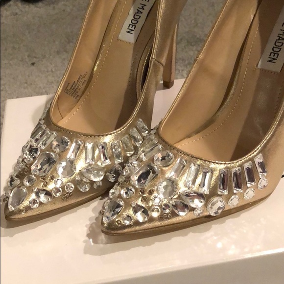 Steve Madden gold heels - Picture 3 of 5